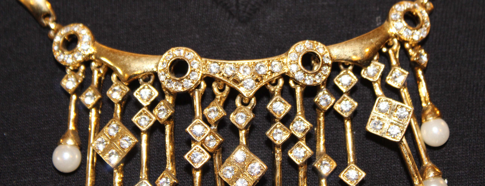 Gold Pearl Drops Necklace