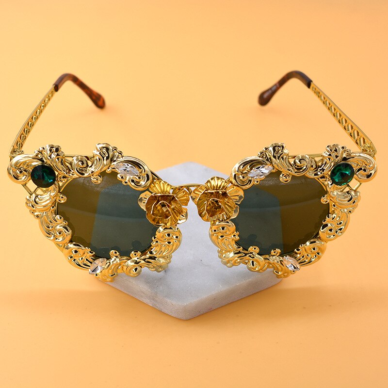 Cat Eye Sunglasses Women Luxury Gold Hollow Diamond Frame Brand Designer Sunglasses