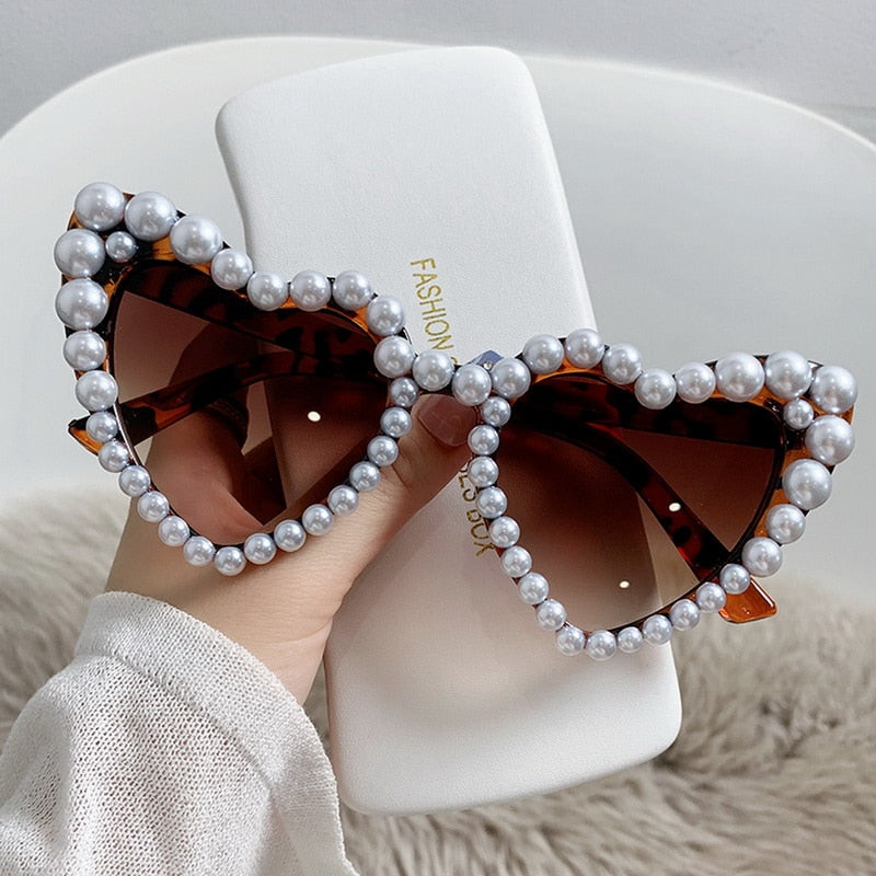 Fashion Retro Heart-Shaped Imitation Pearl Sunglasses UV400 Women