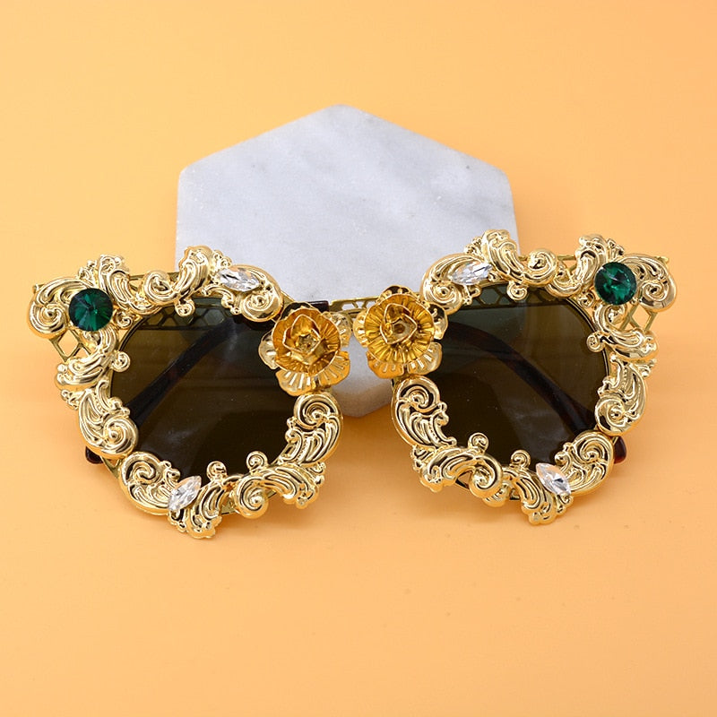 Cat Eye Sunglasses Women Luxury Gold Hollow Diamond Frame Brand Designer Sunglasses