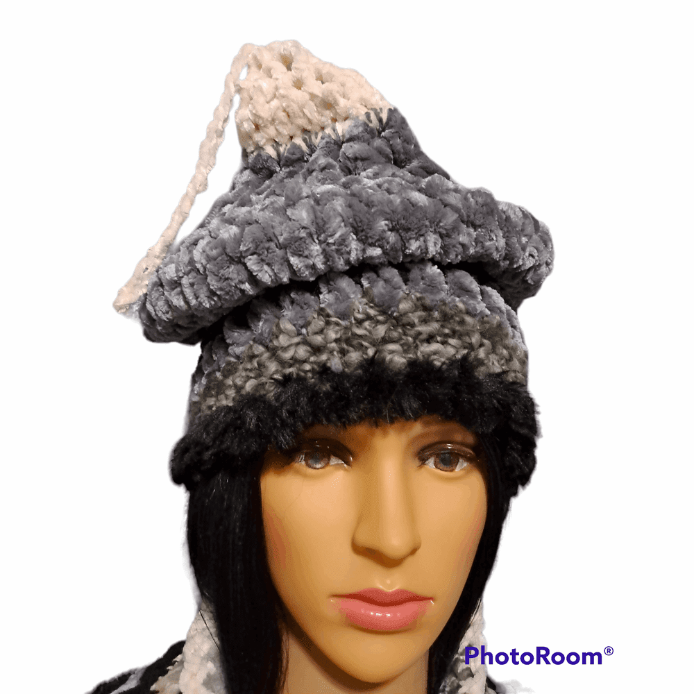 Queen Of Winter Hat & Scarf Set