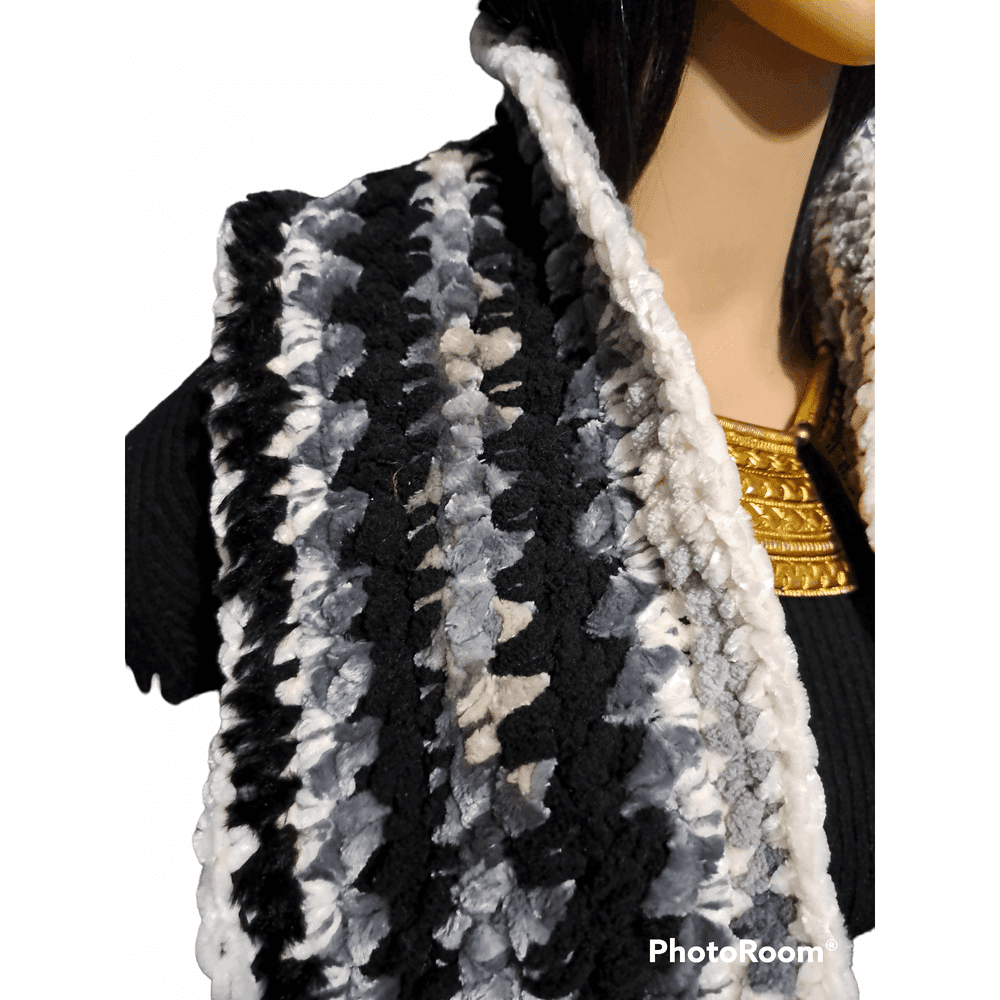 Queen Of Winter Hat & Scarf Set