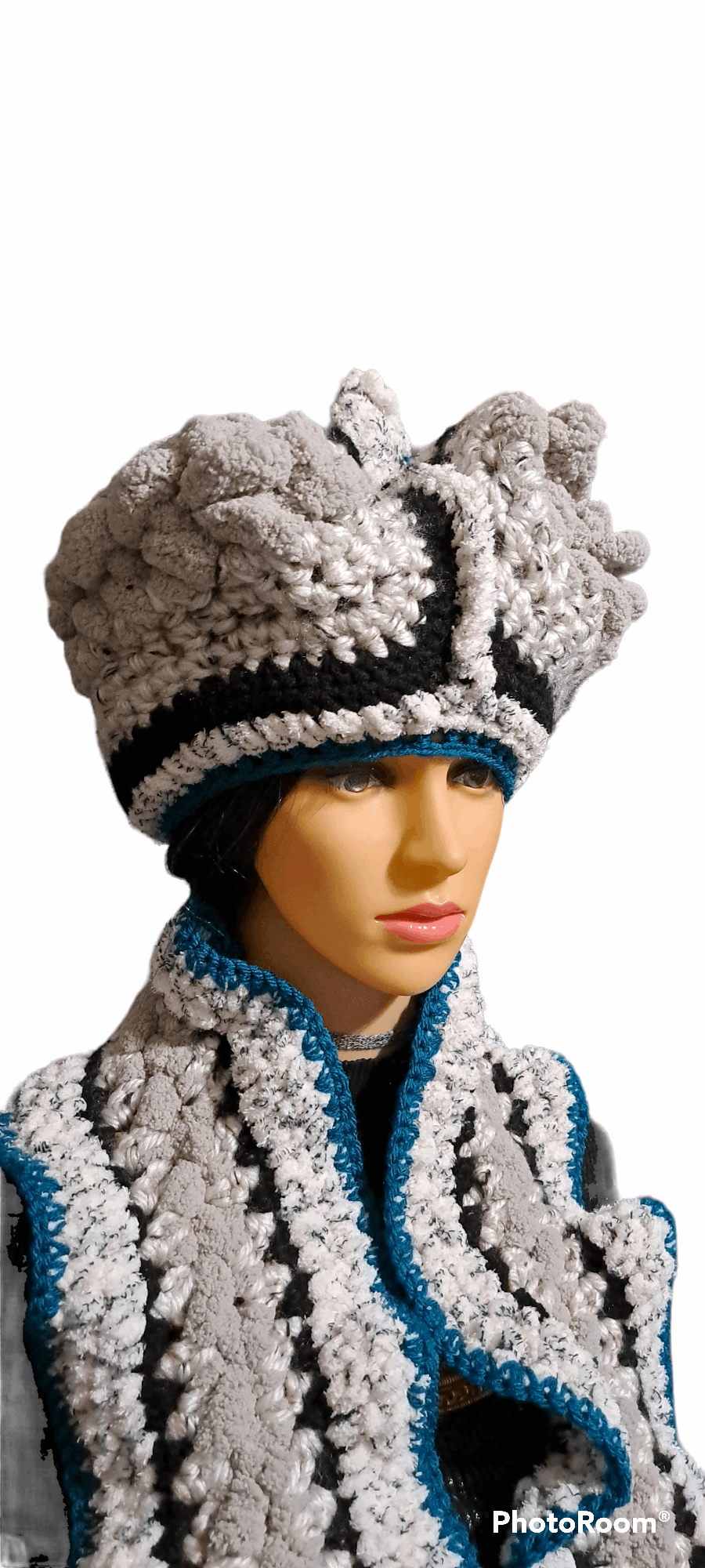 Elegant Luxurious Royalty Hat & Scarf Set