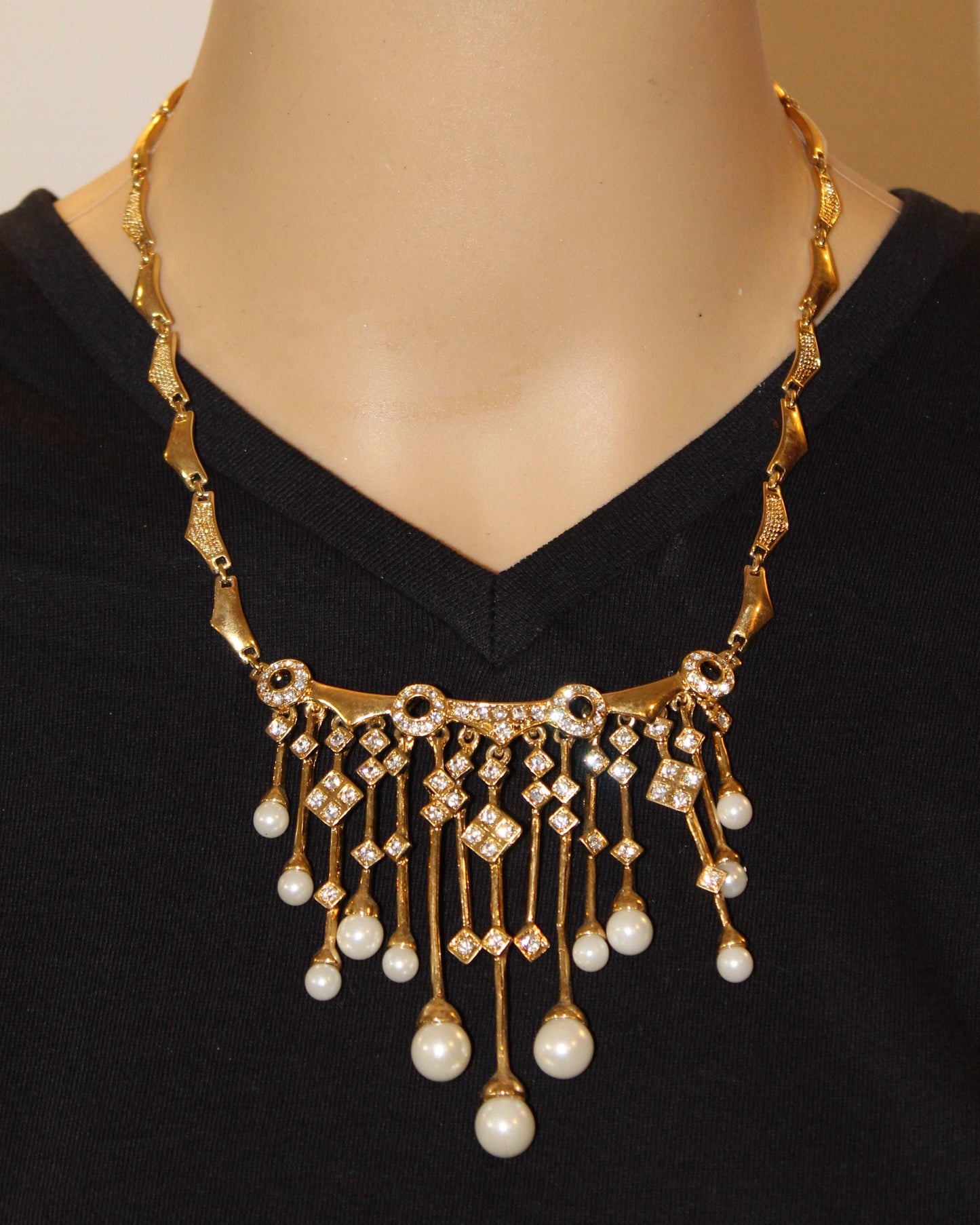 Gold Pearl Drops Necklace